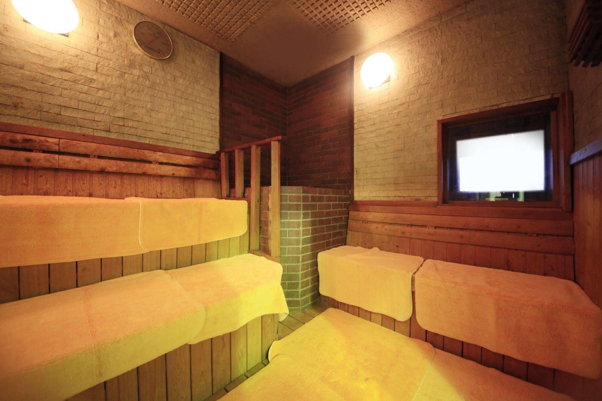 Ueno Station Hostel Oriental Ⅲ Tokio Exterior foto